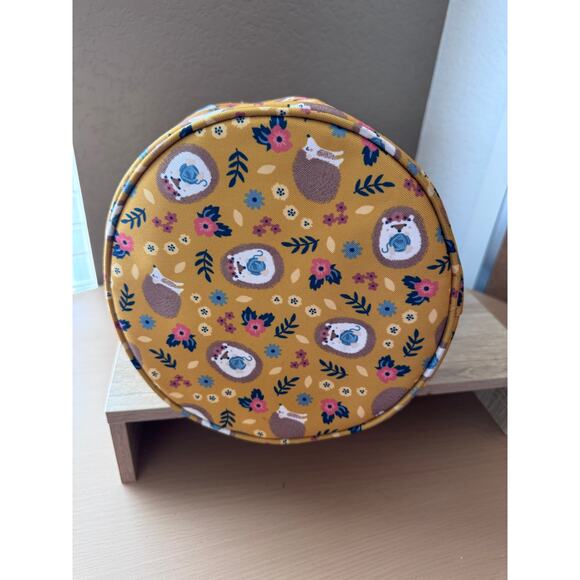 Hedgehog Print Drawstring Bucket Bag – Mustard Yellow - Picture 5 of 8